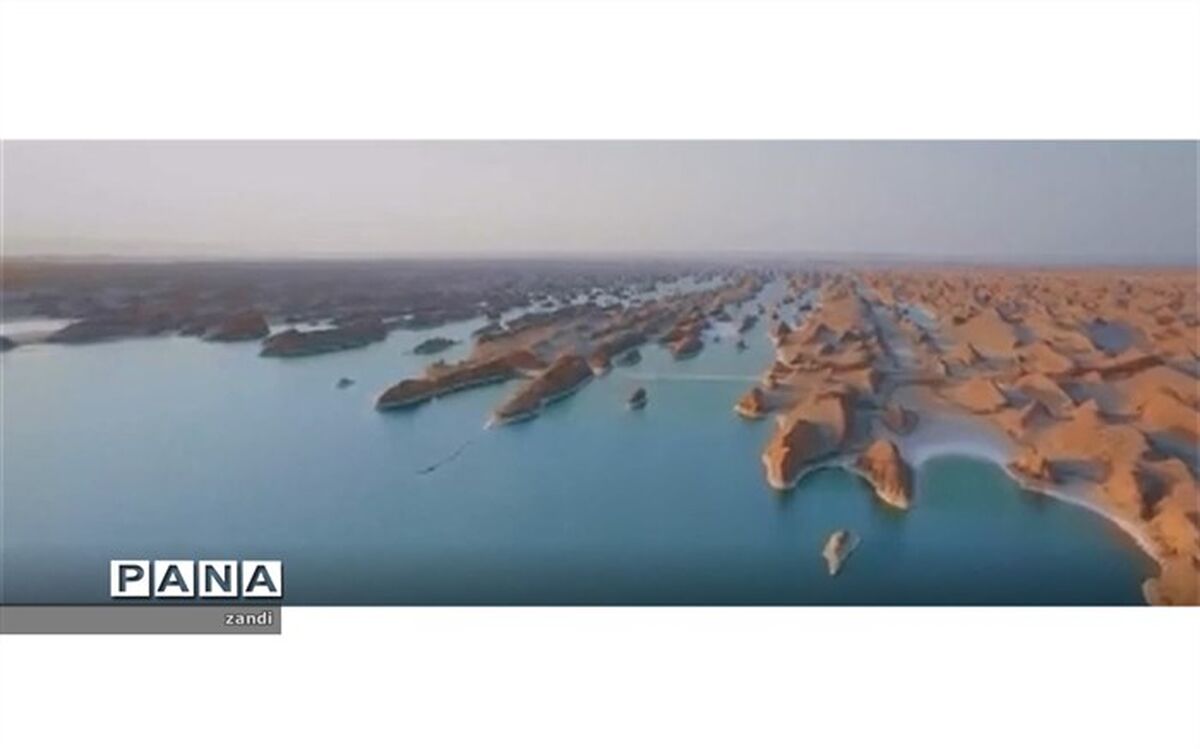 در یاچه ای در دل کویر