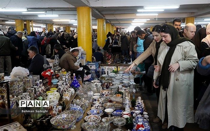پرداخت کمک هزینه یک میلیون تومانی به ۱۶۴ کسبه جمعه بازار پاساژ پروانه