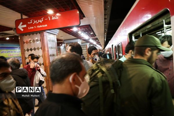 روزهای کرونایی  در مترو تهران