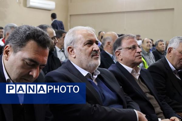 وزیر نیرو برای افتتاح پروژه‌های دهه فجر وارد آزادشهر شد