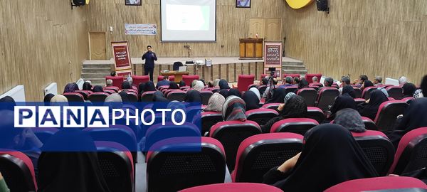 برگزاری جلسه انجمن اولیاء و مربیان دبیرستان نمونه دولتی فرزانگان شیروان