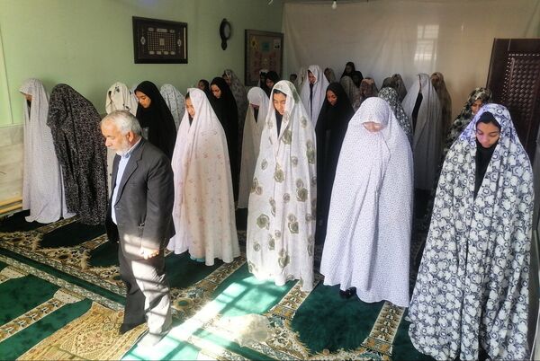 جلسه جهاد اسلامی حجاب و عفاف دختران در دبیرستان حاج مهدی روحانی شهرستان خلیل آباد 