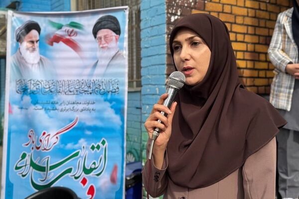 جشن میلاد با سعادت امام زمان (عج‌الله) در مدرسه شاهد‌شهید‌ نوری