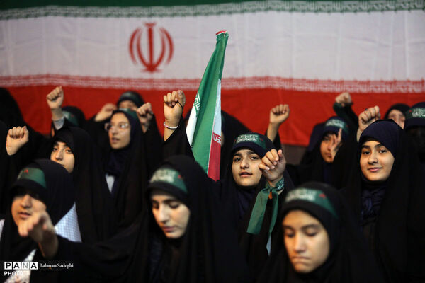 مراسم سالروز شهادت شهید حسین فهمیده و هفته بسیج دانش‌آموزی