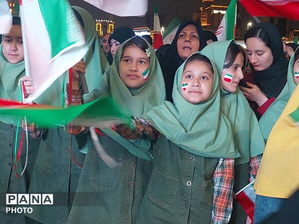 هم‌قدم با کودکان پایِ کارِ ایران
