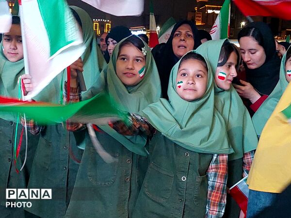 هم‌قدم با کودکان پایِ کارِ ایران