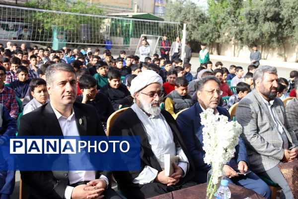 مراسم چهارشنبه‌های امام رضایی در مدرسه پیام غدیر آموزش و پرورش منطقه 14 تهران 