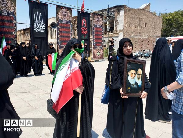 جاماندگان آذربایجان شرقی با چشمانی اشک‌بار به امید روز رجعت با رهبر شهید