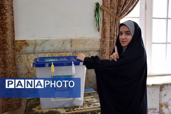 حضور پرشور حماسه سازان نهم دی در چهاردهمین دوره انتخابات ریاست جمهوری 