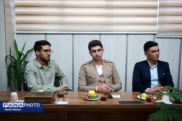 نشست هیات رئیسه دوازدهمین دوره مجلس دانش‌آموزی با معاون پرورشی و فرهنگی وزیر آموزش و پرورش