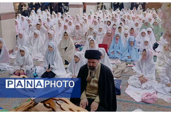 آیین جشن تکلیف دانش‌آموزان دختر شهرستان پردیس در فضایی معنوی و باشکوه