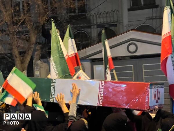 مردم فیروزکوه اجتماع امشب را در کنار دو مهمانانشان گذراندند