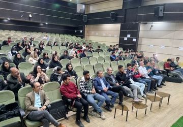 برگزاری همایش و موسیقی و شعر خوانی در شهرستان دلفان

