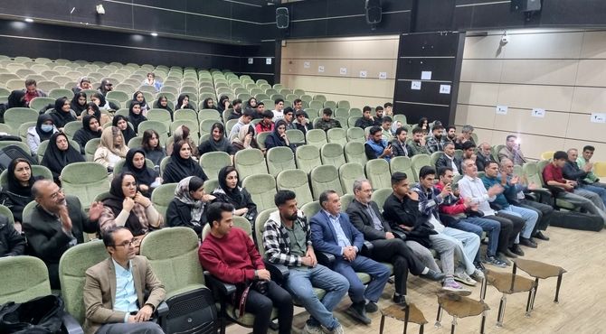 برگزاری همایش و موسیقی و شعر خوانی در شهرستان دلفان

