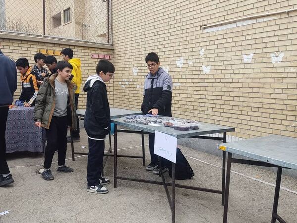 برپایی بازارچه دانش‌آموزی به‌مناسبت عید مبعث 