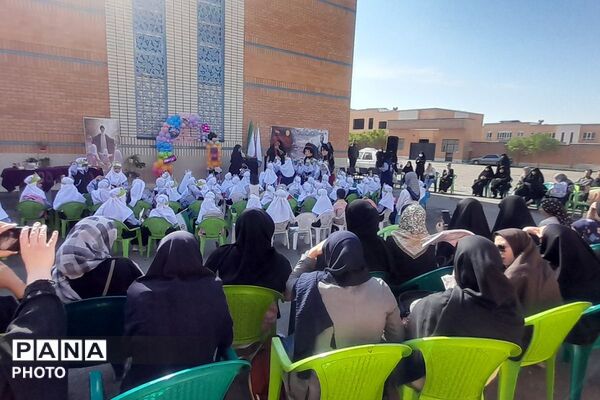 جشن «شکوفه‌های بهشتی» در دبستان محدثه شاهد ورامین