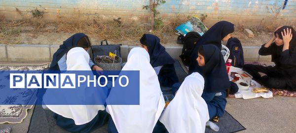 نهار سالم به مناسبت روز جهانی غذا و پوکی استخوان در مدرسه شهید خاقانی شیروان