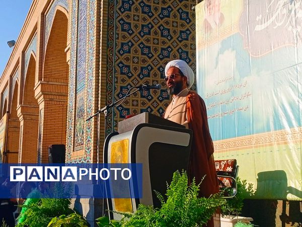 نماز عید فطر ۱۰ هزار نفری در کاشمر 