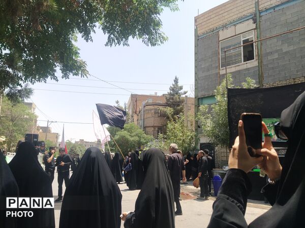 دل هایی غرق در عزا در مراسم ظهر تاسوعا حسینی