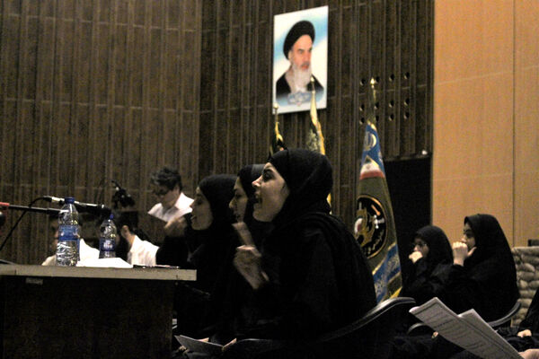 کارگاه نمایشنامه خوانی و نقد فیلم دفاع مقدس در قم