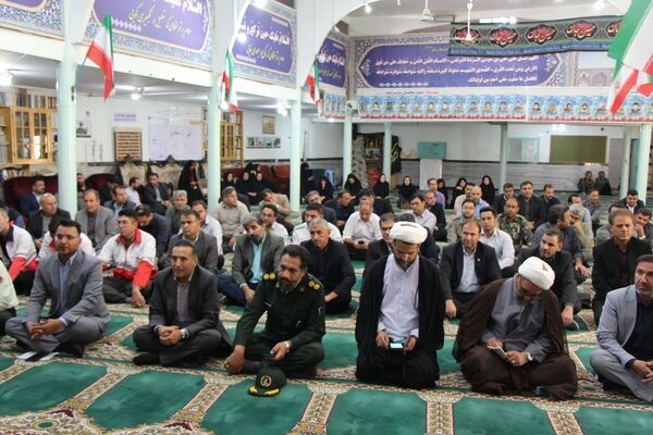 تجلیل از مدیران و کارمندان نمونه شهرستان سملقان 