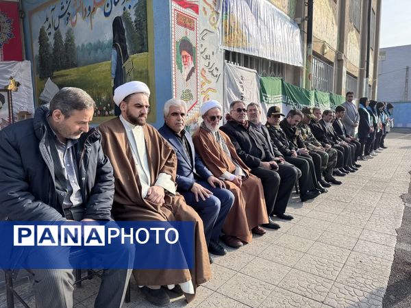 نواخته شدن زنگ انقلاب در مدارس شهرستان مرند