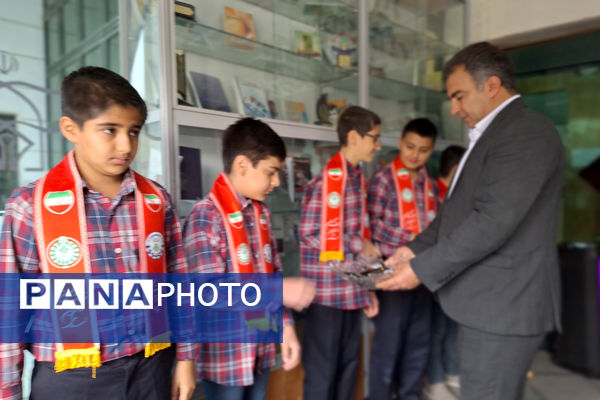 سنگ‌تمام دانش‌آموزان پیشتاز و خبرنگاران پانا برای فرهنگیان