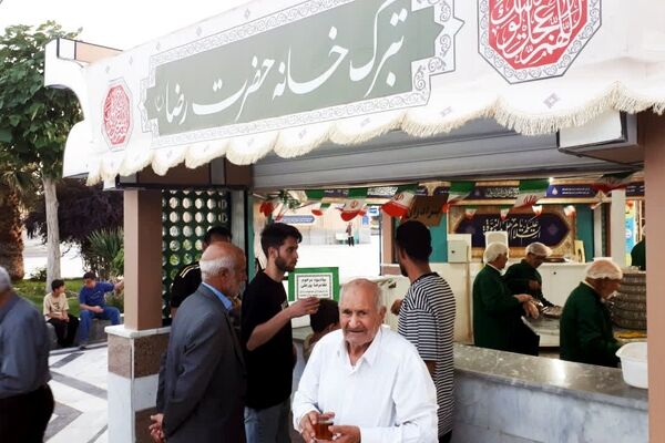 برپایی تبرک خانه حضرت رضا در کاشمر 