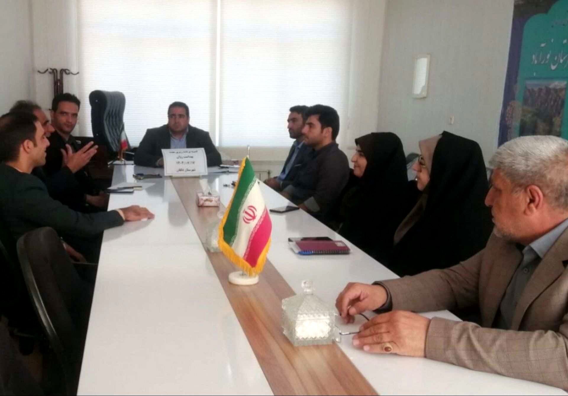 نشست اعضای بهداشت روان در آموزش و پرورش نورآباد برگزار شد