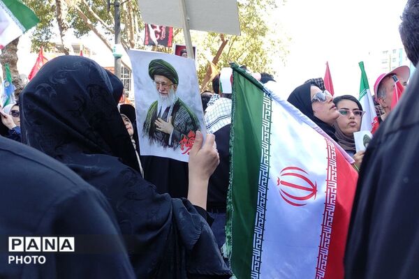  وداع با رهبر شهید در جوار بارگاه رضوی