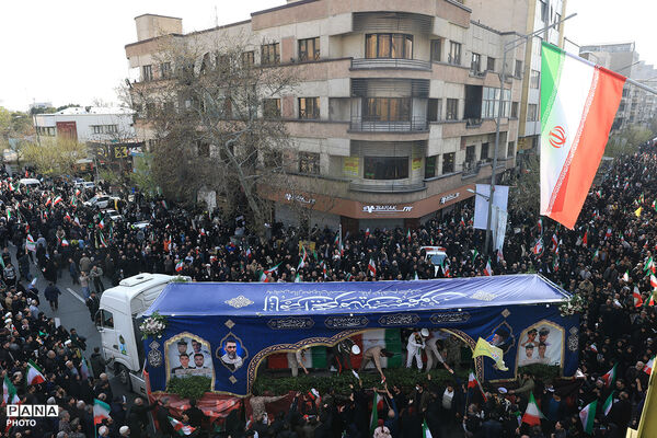 تشییع پیکر شهیدان لاریجانی، سلیمانی و شهدای ناوشکن دنا