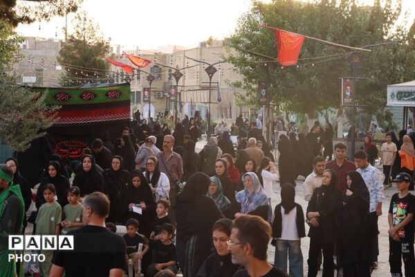 طنین تعزیه در صحن امام‌زاده عقیل (ع) اسلامشهر 