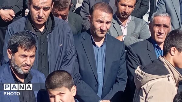 حضور گسترده مردم و مسئولان در فراق رهبر شهید انقلاب اسلامی ایران