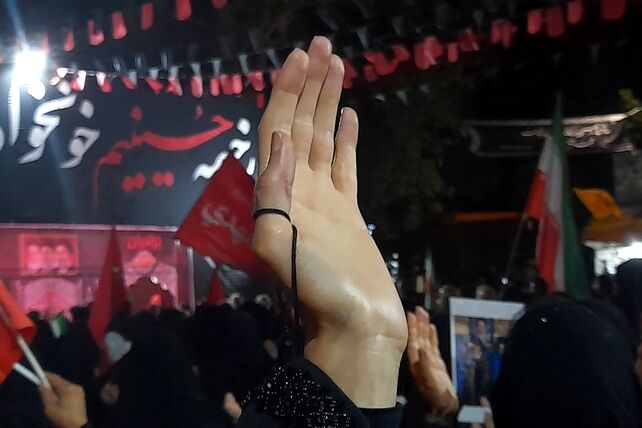 طنین یا حسین در دومین شب محرم از تجمعات مردمی