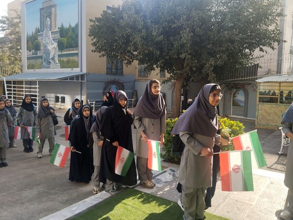 زنگ مهر، نوای امید در دبیرستان فرزانگان ۵ مشهد