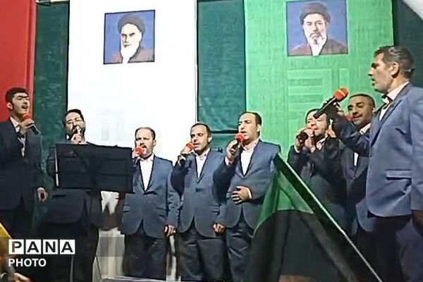 مراسم تجلیل از مقام والای معلمان در میدان نماز شهرری 