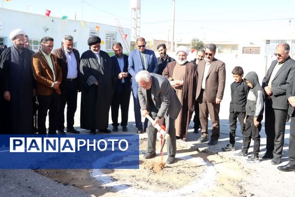 آیین کلنگ زنی آموزشگاه ۶کلاسه سلمان فارسی  در روستای بداف ابرکوه