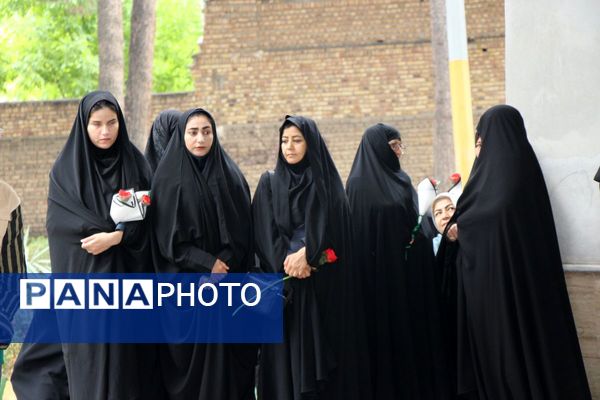 غبارروبی و عطر افشانی مزار شهدا در سملقان