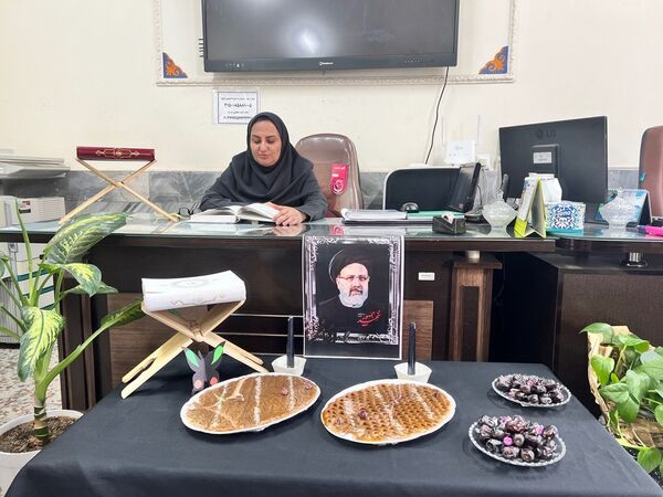 برگزاری ختم قرآن معلمان دبستان المهدی ناحیه 2 کرج به مناسبت سالگرد شهادت شهیدجمهور آیت‌الله رئیسی 