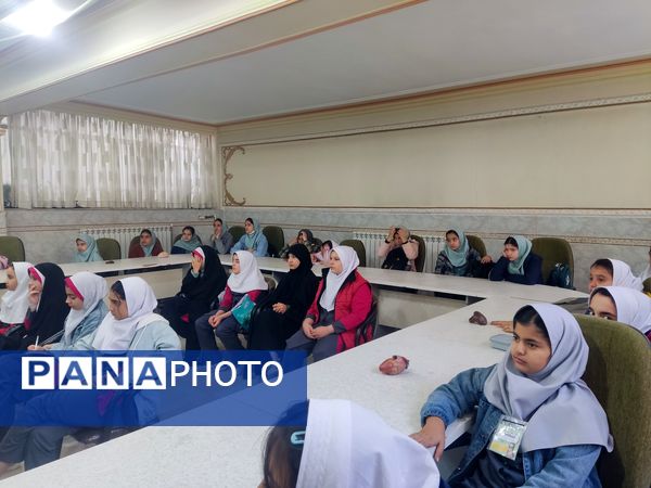 کارگاه آشنایی دانش‌آموزان با سلول‌های بنیادی و کاربردی