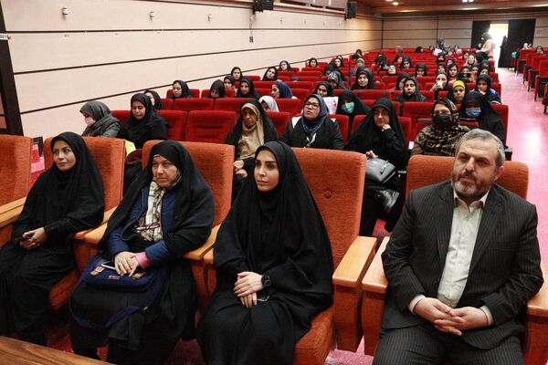 همایش رویداد سراسری «تهران، شهر نماز» با محوریت «نماز شکوفه‌ها» 