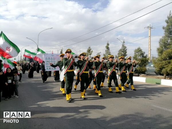 رژه «بانوان جان فدای ایران» در بلوار پیامبر اعظم قم