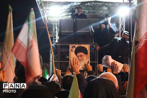 حضور دشمن‌شکن مردم کرج در بیست و نهمین روز از تجدید بیعت با رهبر معظم انقلاب 