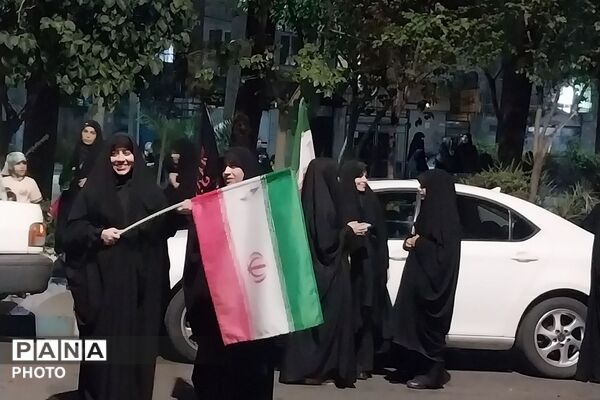 گردهمایی شبانه در محله ۱۳ آبان شهرری 