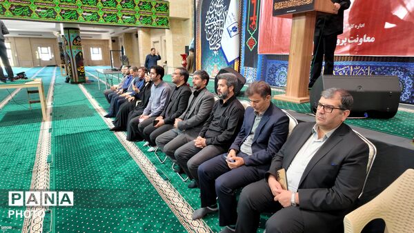 تجمع دو هزار نفری دانش‌آموزان زنجان در سوگ رهبر شهید انقلاب