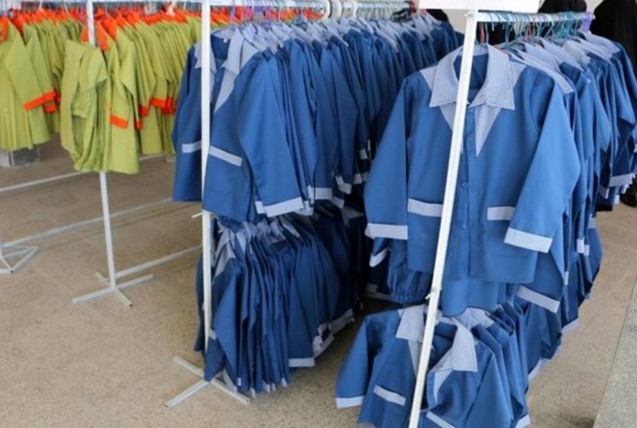 مدیران مدارس موظف هستند قیمت لباس فرم و تولیدی مختص مدارس را به اولیاء دانش آموزان اطلاع دهند