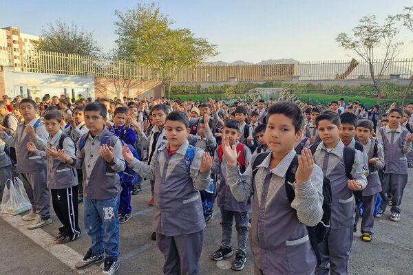 مراسم بزرگداشت خیر مدرسه ساز در دبستان بانو ابوالوفا ناحیه دو شهرری 