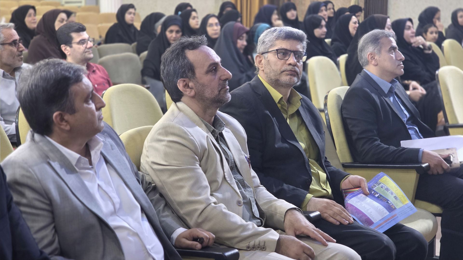 جلسه فصلی مدیران دوره دوم متوسطه قائمشهر