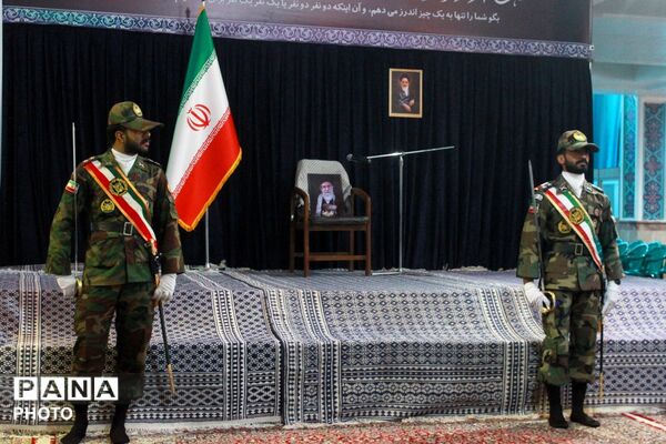 بزرگداشت و ادای احترام مدیران و کارکنان دولت در استان کرمان به رهبر شهید ایران