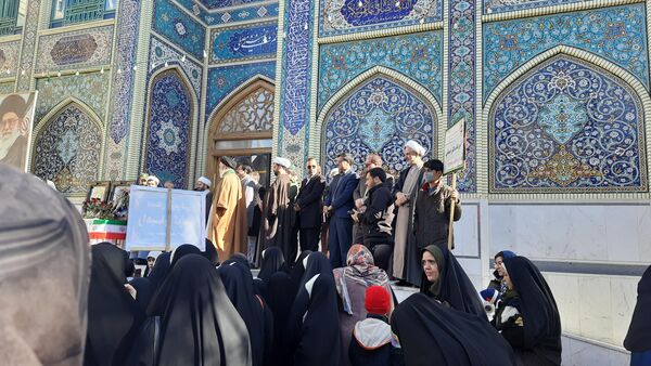 نخستین روز از دهه مبارک فجر با برگزاری برنامه‌های فرهنگی و مذهبی متنوع در شهرستان اسفراین